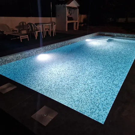 Con Piscina Privada